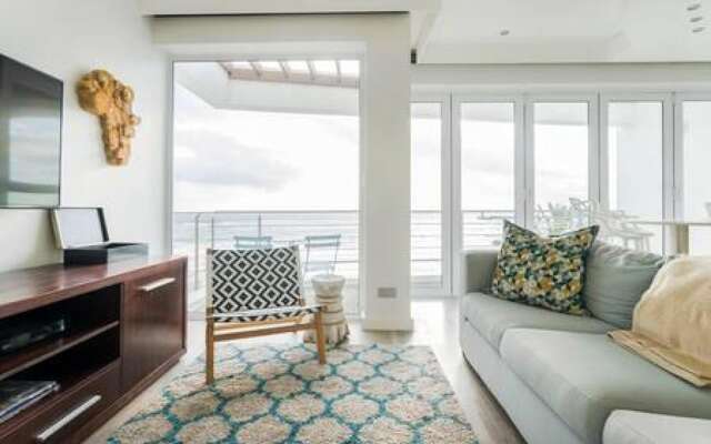 Beautiful Holiday Apartment Overlooking the Beach Modoco