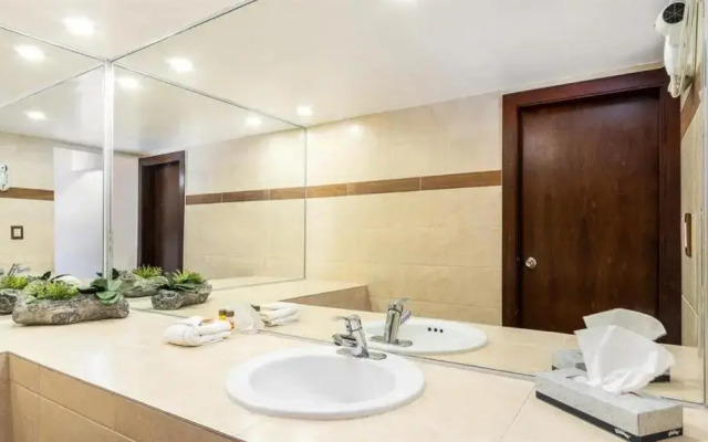 Puerto Nuevo Baja Hotel & Villas