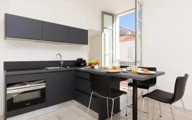 Anzur YourHostHelper