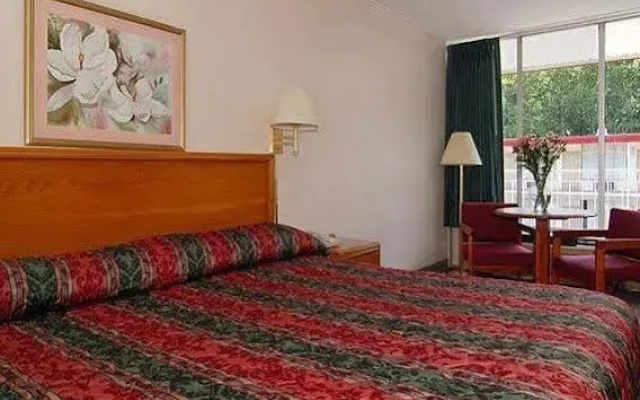 Econo Lodge Near Fredericksburg Battlefield