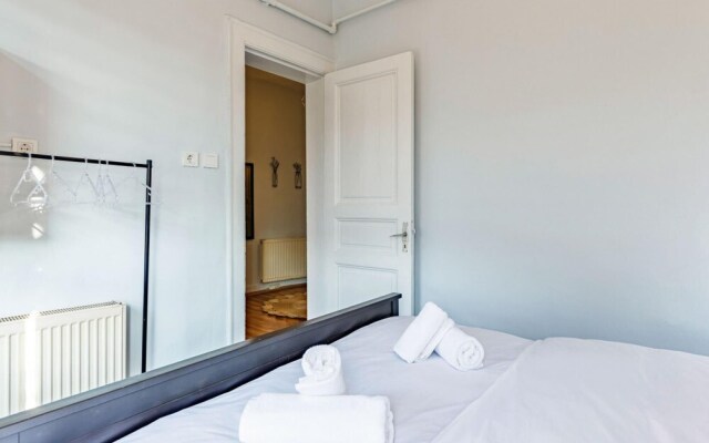 Flat Within Walking Distance to Istiklal Street