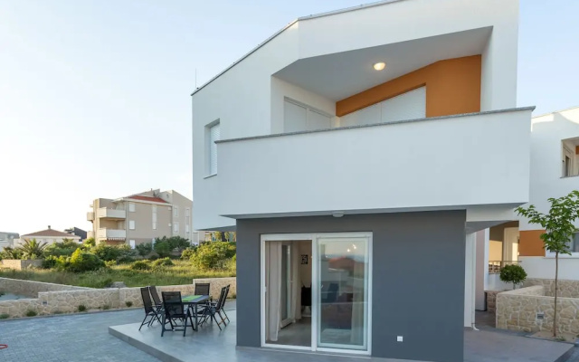 Apartments Tomana