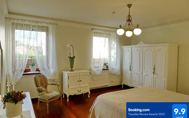 Old Town Gate Residence