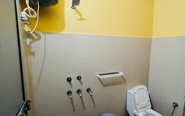 Goroomgo Girish Alay Homestay Uttarakhand