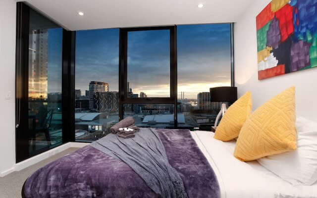 StayCentral on Lonsdale