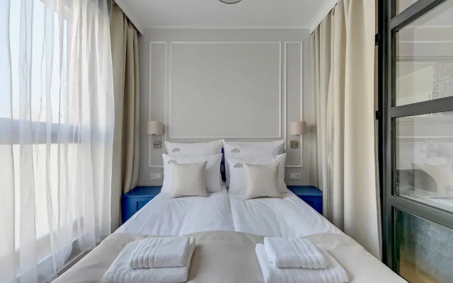 Aura - Riverside & Parking by Downtown Apartments