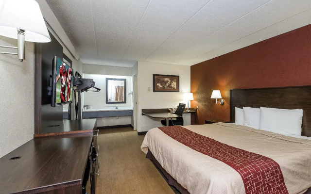 Red Roof Inn Toledo - Holland