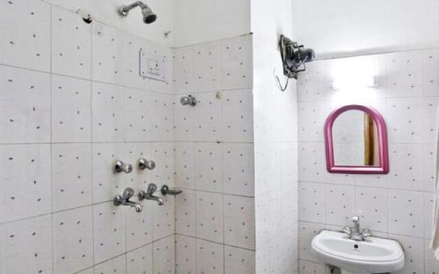 1 BR Guest house in Katra (A8FE), by GuestHouser