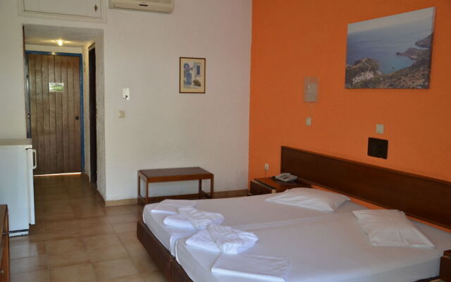 Ladiko Hotel And Bungalows