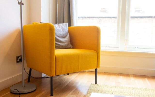 Stylish Central Apartment Near Royal Mile