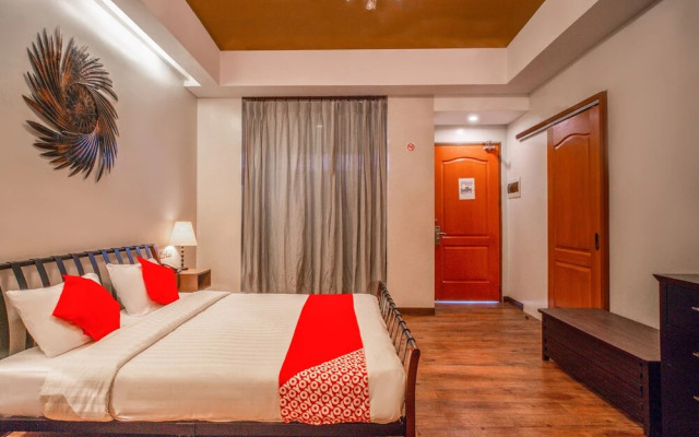 OYO 579 Anisabel Suites