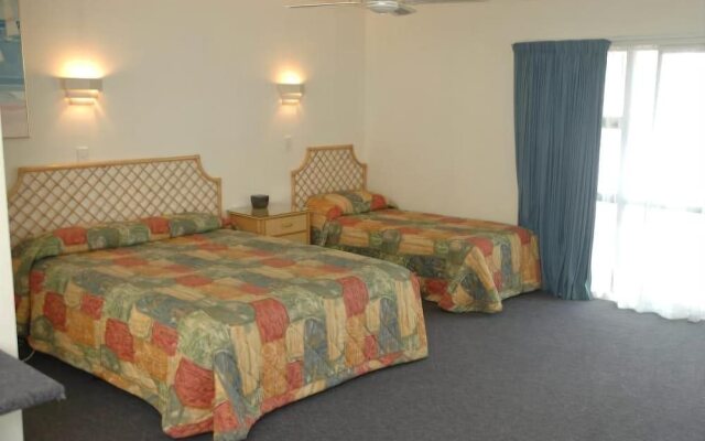 Sails Motor Inn