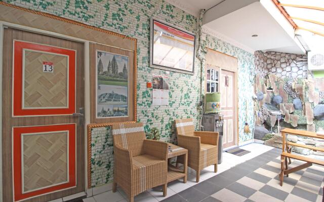 RedDoorz near Mall Ambarukmo Yogyakarta