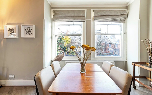 Park View Apartment in Battersea