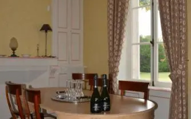 Le Petit Château de St Mard