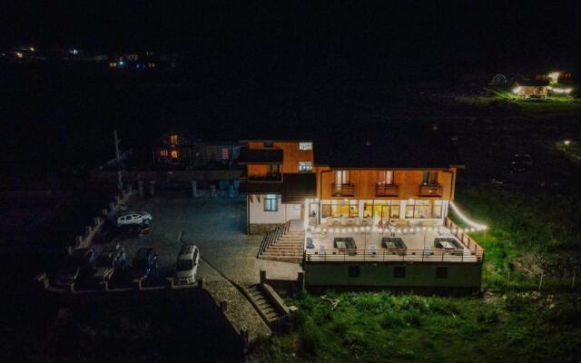 Alpenhaus Kazbegi Hotel & Restaurant
