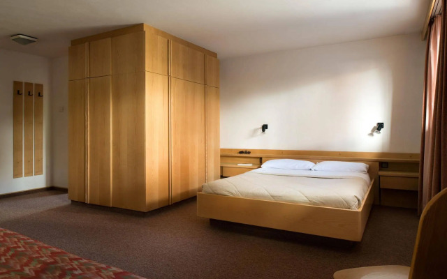 Apartments Lores