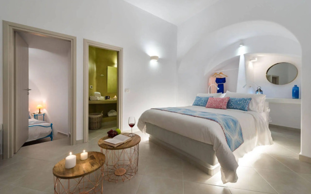Kima Oia Suites