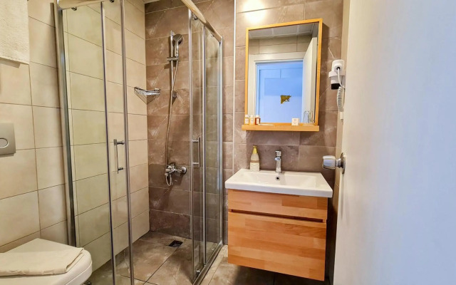 Letstay Hotel - Adults Only