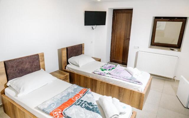 Hostel Re