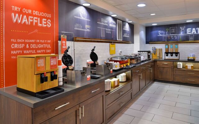 Hampton Inn & Suites Las Vegas Airport