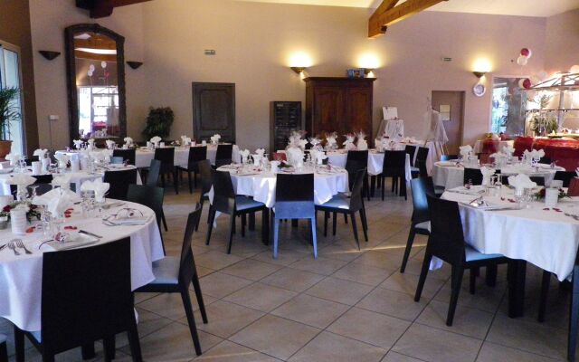 Logis Hôtel Noemys Pont de l’Etoile