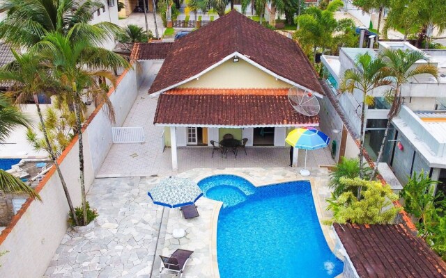 Linda casa no condomínio Morada da Praia