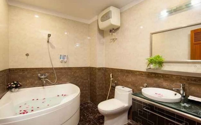 OYO 1090 Nam Cuong 2 Hotel
