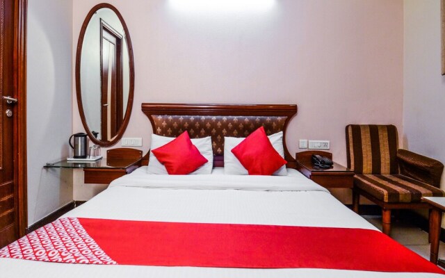 OYO 18484 Hotel Ratnawali