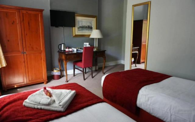 Broadfield Park Hotel