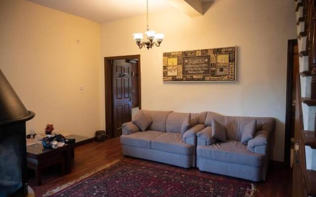 Sarah's Lodge