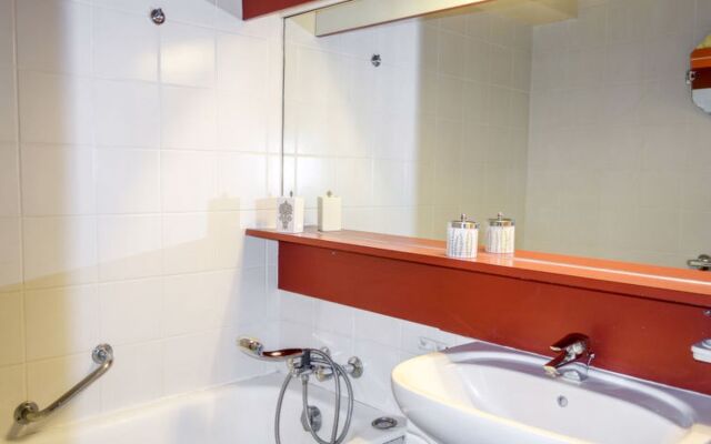 Les Marinas 16503