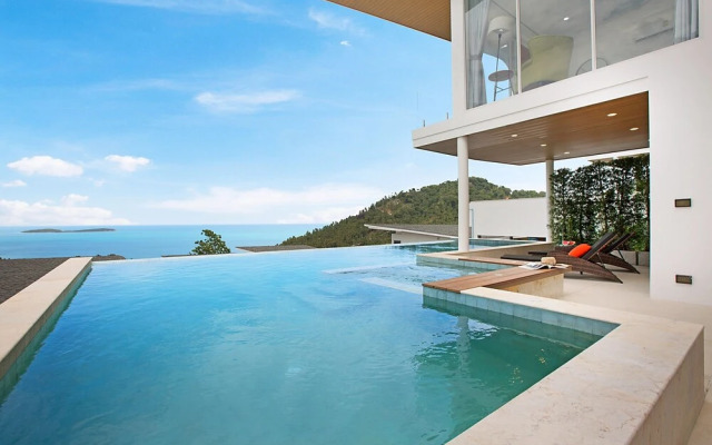 Villa the wave