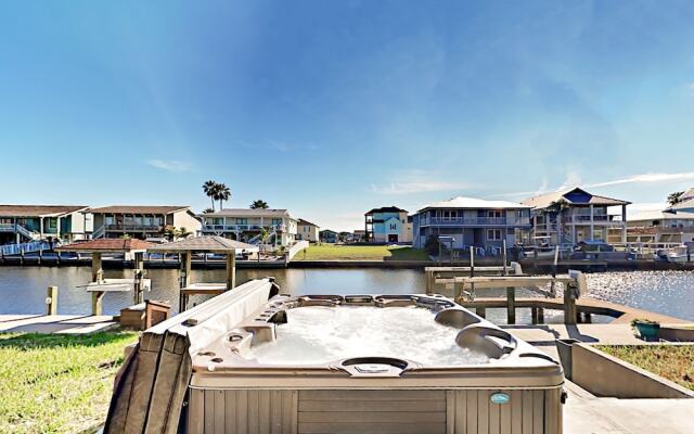 Canal-Front - 3 Br Home