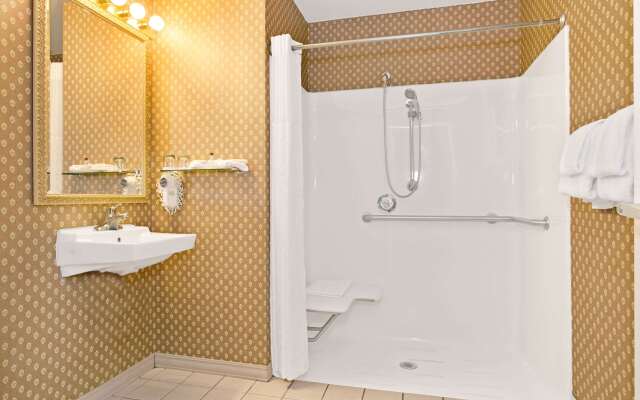 Hawthorn Extended Stay by Wyndham Cincinnati/Sharonville