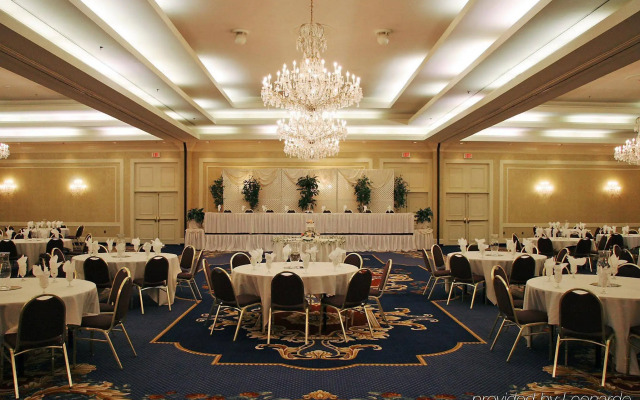 DoubleTree by Hilton Canton Downtown