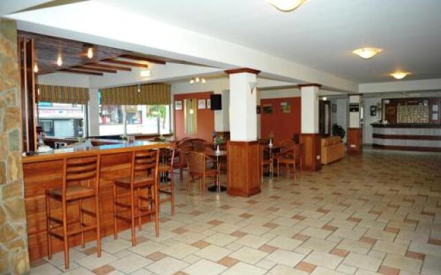 Ekali Hotel