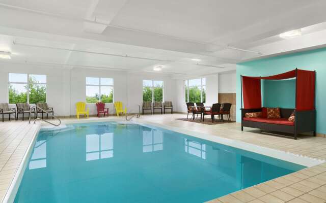 Days Inn & Conference Centre by Wyndham Oromocto