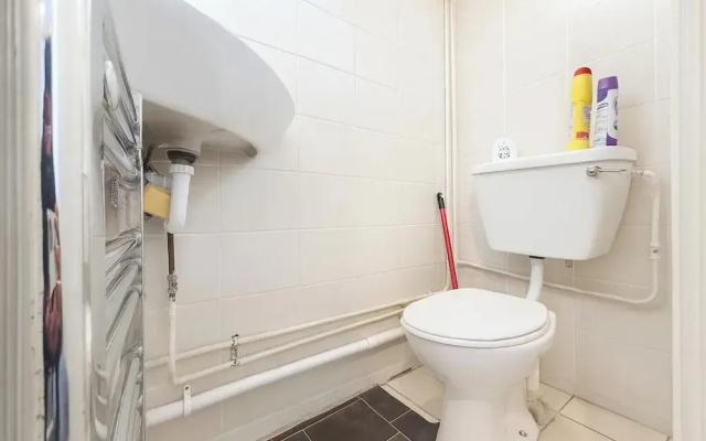 Wycombe Oasis - Cozy 3-bed House Retreat