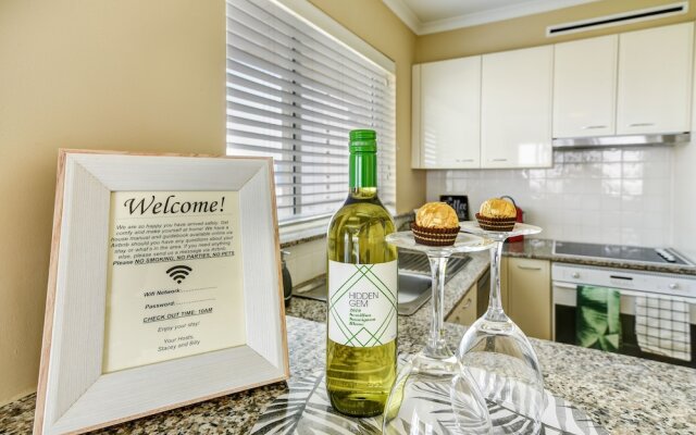 CBD Luxury Oasis, Botanical Gardens & River Views