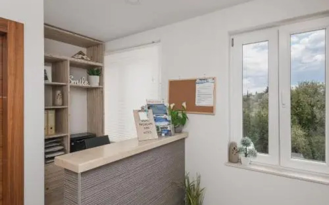 Sky Apartments & Rooms