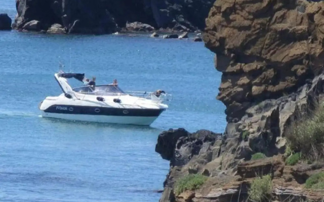 Sunlit Coastal Comfort