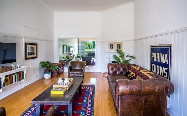 Cherry Blossom / 2-bed Home on Osea Island, Essex