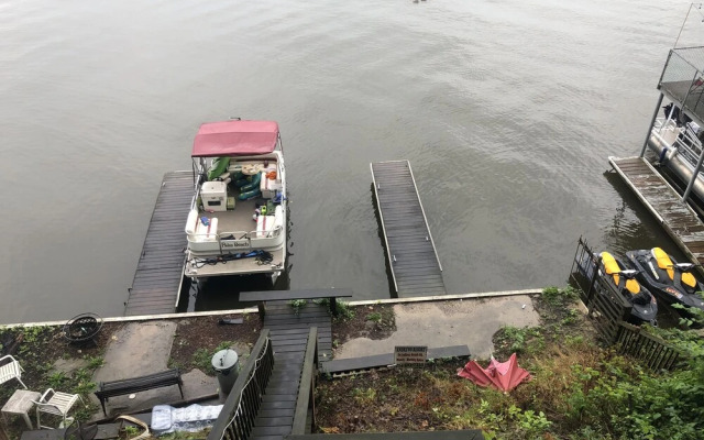 Andrew's Lakeside Resort