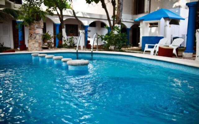 Hotel Maya Azul