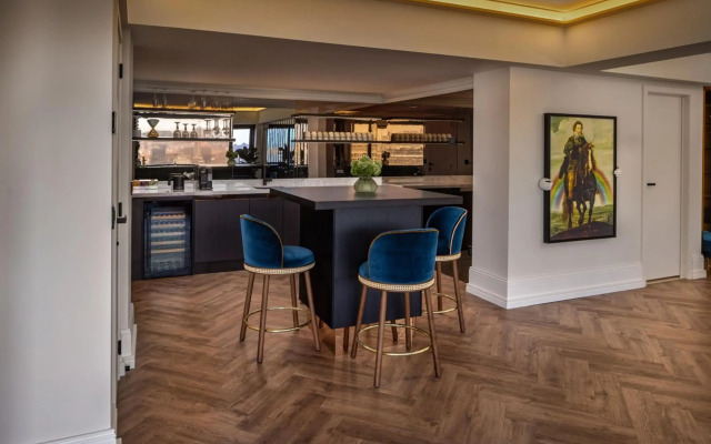 Cardo Brussels, Autograph Collection