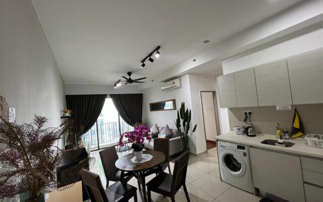 D'Gunduls Homestay Family Suite 2R 2B by DGH I-CITY