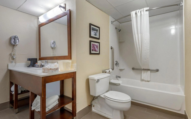 Comfort Inn Charlotte Airport Uptown