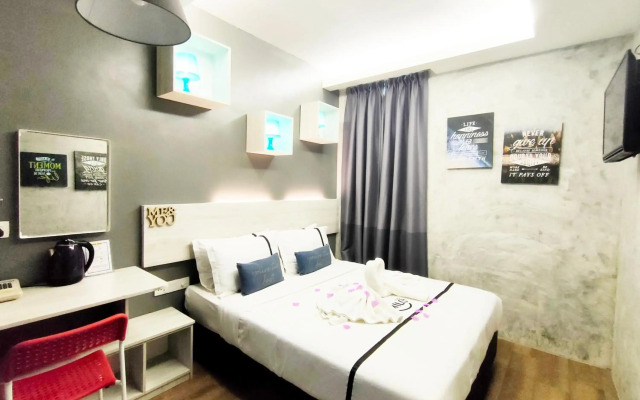 Smile Hotel Danau Kota