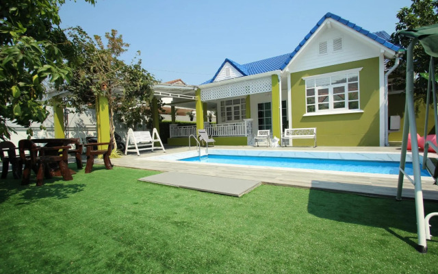 Little home poolvilla